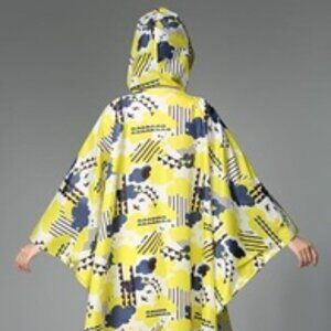 NWT Freesmiley Waterproof Rain Poncho – Yellow Cloud, Hooded, One Size Fits All